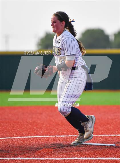 Thumbnail 1 in Lake Creek vs Pflugerville (UIL 5A Reg III Quarterfinal) photogallery.