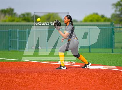 Thumbnail 1 in Lake Creek vs Pflugerville (UIL 5A Reg III Quarterfinal) photogallery.