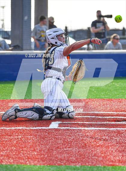 Thumbnail 3 in Lake Creek vs Pflugerville (UIL 5A Reg III Quarterfinal) photogallery.
