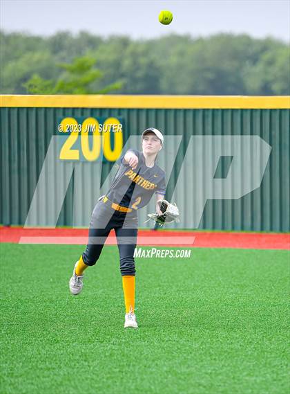 Thumbnail 3 in Lake Creek vs Pflugerville (UIL 5A Reg III Quarterfinal) photogallery.