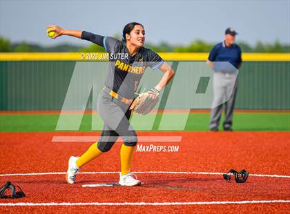 Thumbnail 3 in Lake Creek vs Pflugerville (UIL 5A Reg III Quarterfinal) photogallery.