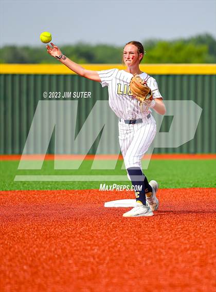 Thumbnail 3 in Lake Creek vs Pflugerville (UIL 5A Reg III Quarterfinal) photogallery.
