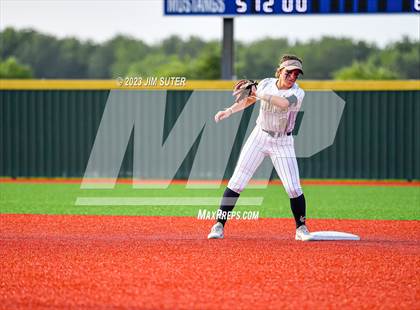 Thumbnail 2 in Lake Creek vs Pflugerville (UIL 5A Reg III Quarterfinal) photogallery.