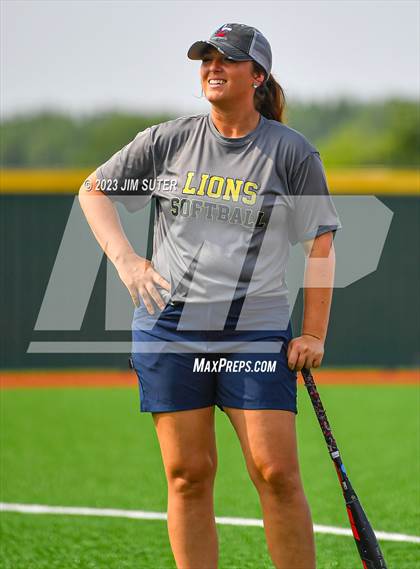 Thumbnail 2 in Lake Creek vs Pflugerville (UIL 5A Reg III Quarterfinal) photogallery.
