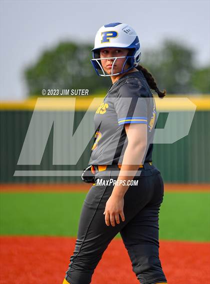 Thumbnail 1 in Lake Creek vs Pflugerville (UIL 5A Reg III Quarterfinal) photogallery.