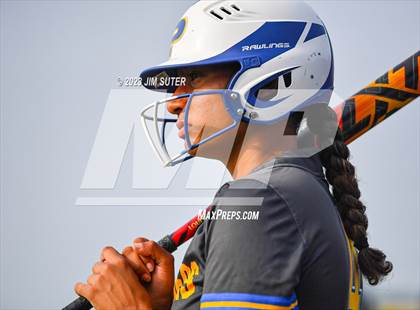 Thumbnail 1 in Lake Creek vs Pflugerville (UIL 5A Reg III Quarterfinal) photogallery.