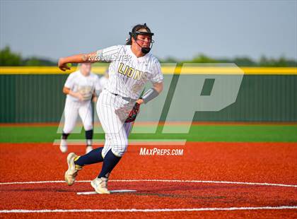 Thumbnail 1 in Lake Creek vs Pflugerville (UIL 5A Reg III Quarterfinal) photogallery.