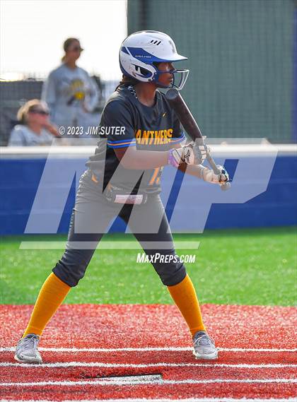 Thumbnail 3 in Lake Creek vs Pflugerville (UIL 5A Reg III Quarterfinal) photogallery.