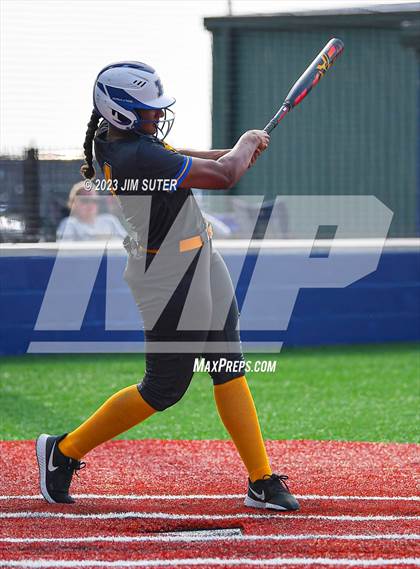 Thumbnail 2 in Lake Creek vs Pflugerville (UIL 5A Reg III Quarterfinal) photogallery.