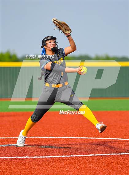 Thumbnail 1 in Lake Creek vs Pflugerville (UIL 5A Reg III Quarterfinal) photogallery.