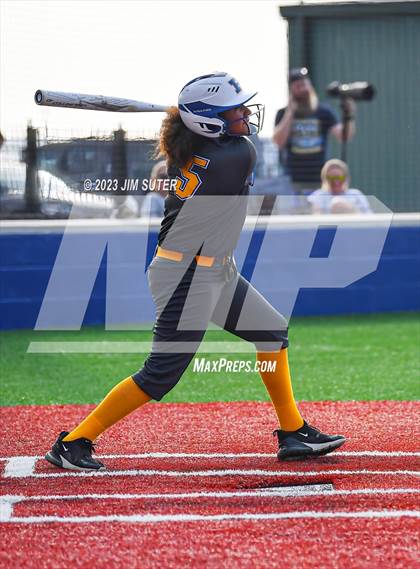 Thumbnail 1 in Lake Creek vs Pflugerville (UIL 5A Reg III Quarterfinal) photogallery.