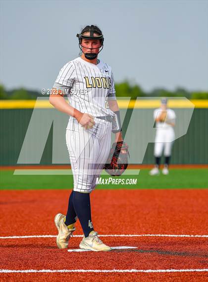 Thumbnail 2 in Lake Creek vs Pflugerville (UIL 5A Reg III Quarterfinal) photogallery.