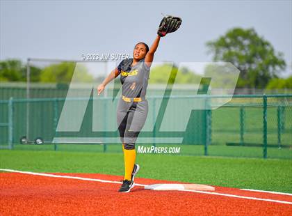 Thumbnail 3 in Lake Creek vs Pflugerville (UIL 5A Reg III Quarterfinal) photogallery.
