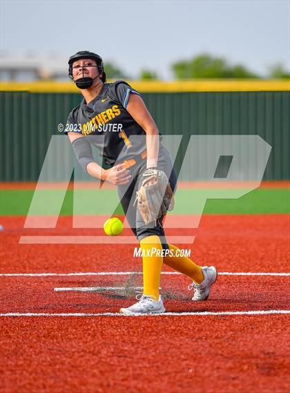 Thumbnail 3 in Lake Creek vs Pflugerville (UIL 5A Reg III Quarterfinal) photogallery.