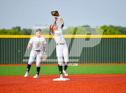 Thumbnail 3 in Lake Creek vs Pflugerville (UIL 5A Reg III Quarterfinal) photogallery.