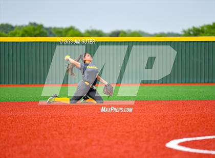 Thumbnail 2 in Lake Creek vs Pflugerville (UIL 5A Reg III Quarterfinal) photogallery.