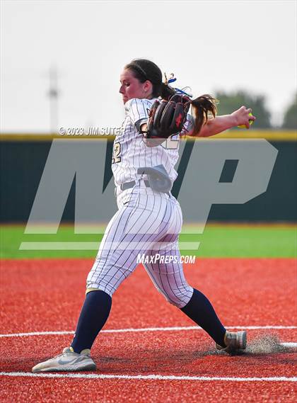 Thumbnail 3 in Lake Creek vs Pflugerville (UIL 5A Reg III Quarterfinal) photogallery.