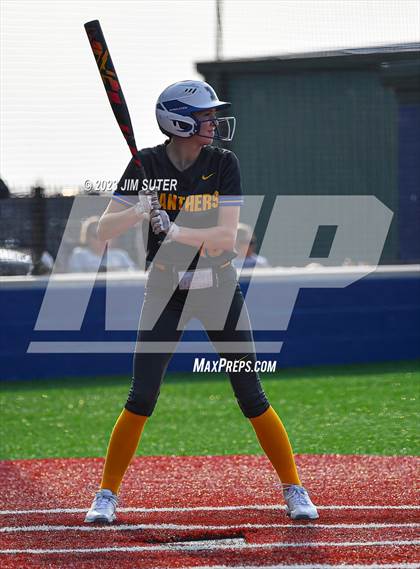 Thumbnail 2 in Lake Creek vs Pflugerville (UIL 5A Reg III Quarterfinal) photogallery.