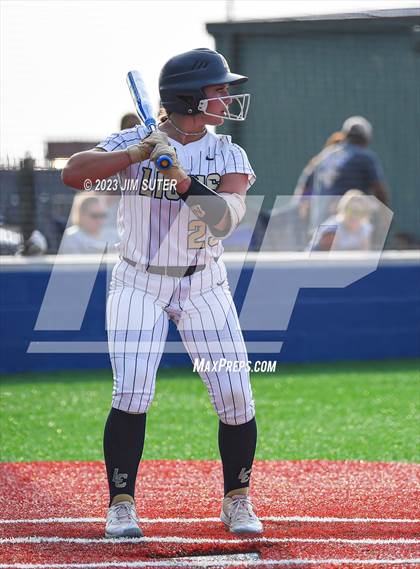 Thumbnail 3 in Lake Creek vs Pflugerville (UIL 5A Reg III Quarterfinal) photogallery.