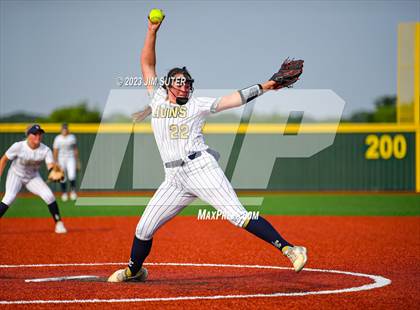 Thumbnail 1 in Lake Creek vs Pflugerville (UIL 5A Reg III Quarterfinal) photogallery.