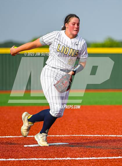 Thumbnail 3 in Lake Creek vs Pflugerville (UIL 5A Reg III Quarterfinal) photogallery.