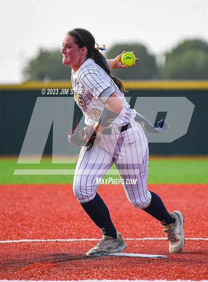 Thumbnail 3 in Lake Creek vs Pflugerville (UIL 5A Reg III Quarterfinal) photogallery.