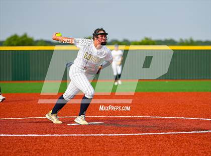 Thumbnail 3 in Lake Creek vs Pflugerville (UIL 5A Reg III Quarterfinal) photogallery.