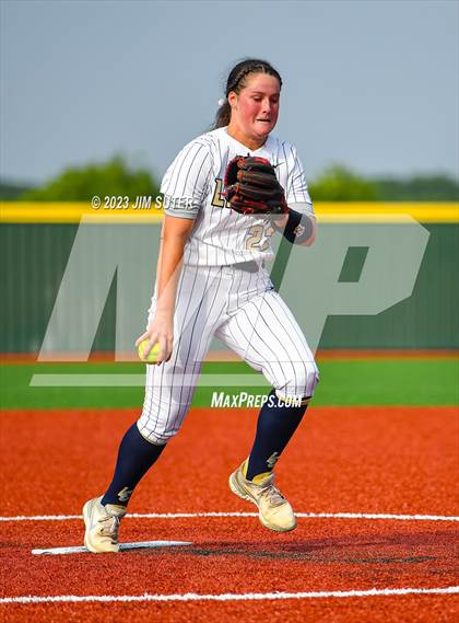 Thumbnail 1 in Lake Creek vs Pflugerville (UIL 5A Reg III Quarterfinal) photogallery.