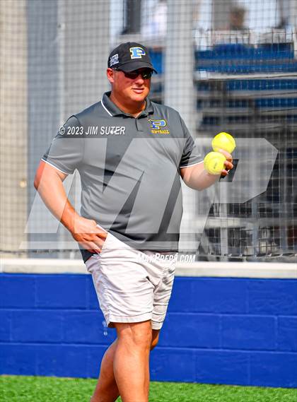 Thumbnail 1 in Lake Creek vs Pflugerville (UIL 5A Reg III Quarterfinal) photogallery.