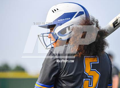 Thumbnail 1 in Lake Creek vs Pflugerville (UIL 5A Reg III Quarterfinal) photogallery.