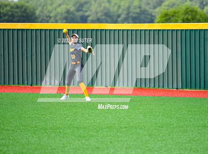 Thumbnail 1 in Lake Creek vs Pflugerville (UIL 5A Reg III Quarterfinal) photogallery.