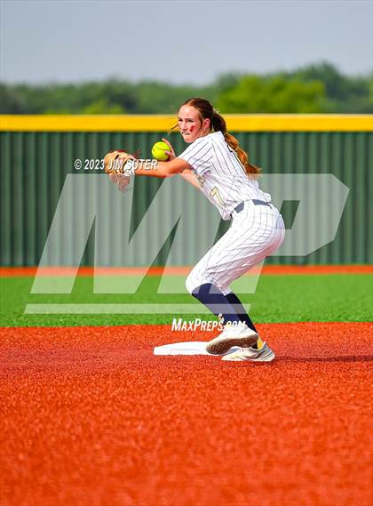 Thumbnail 1 in Lake Creek vs Pflugerville (UIL 5A Reg III Quarterfinal) photogallery.