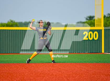 Thumbnail 1 in Lake Creek vs Pflugerville (UIL 5A Reg III Quarterfinal) photogallery.