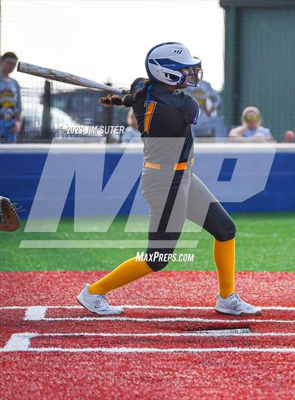 Thumbnail 1 in Lake Creek vs Pflugerville (UIL 5A Reg III Quarterfinal) photogallery.