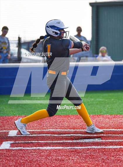 Thumbnail 3 in Lake Creek vs Pflugerville (UIL 5A Reg III Quarterfinal) photogallery.