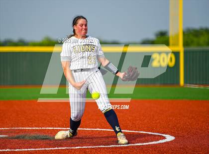 Thumbnail 2 in Lake Creek vs Pflugerville (UIL 5A Reg III Quarterfinal) photogallery.