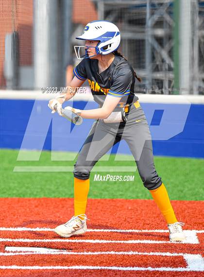 Thumbnail 3 in Lake Creek vs Pflugerville (UIL 5A Reg III Quarterfinal) photogallery.