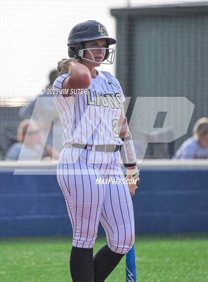 Thumbnail 3 in Lake Creek vs Pflugerville (UIL 5A Reg III Quarterfinal) photogallery.
