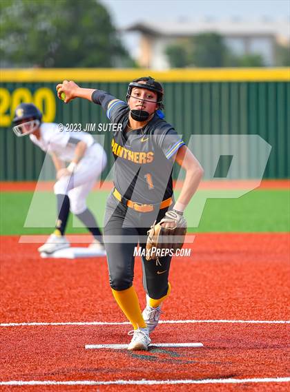 Thumbnail 3 in Lake Creek vs Pflugerville (UIL 5A Reg III Quarterfinal) photogallery.