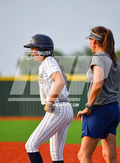 Thumbnail 2 in Lake Creek vs Pflugerville (UIL 5A Reg III Quarterfinal) photogallery.