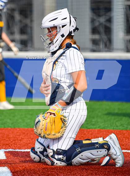 Thumbnail 3 in Lake Creek vs Pflugerville (UIL 5A Reg III Quarterfinal) photogallery.