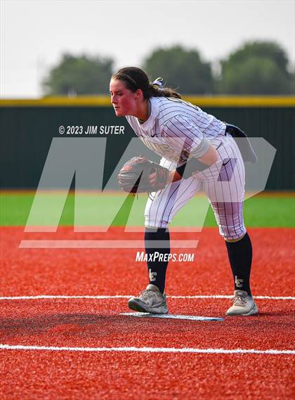Thumbnail 2 in Lake Creek vs Pflugerville (UIL 5A Reg III Quarterfinal) photogallery.