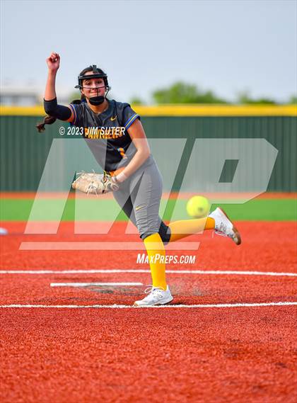 Thumbnail 2 in Lake Creek vs Pflugerville (UIL 5A Reg III Quarterfinal) photogallery.