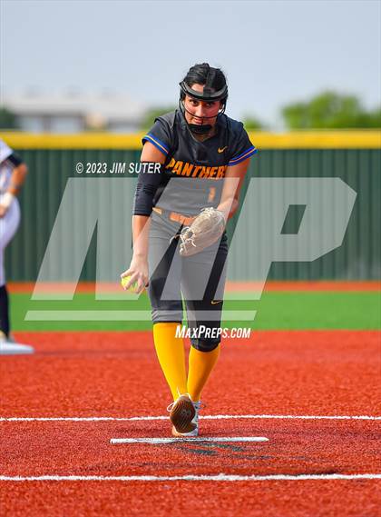 Thumbnail 3 in Lake Creek vs Pflugerville (UIL 5A Reg III Quarterfinal) photogallery.