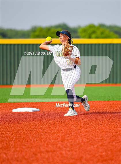 Thumbnail 2 in Lake Creek vs Pflugerville (UIL 5A Reg III Quarterfinal) photogallery.