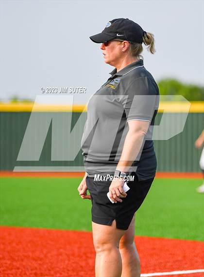 Thumbnail 3 in Lake Creek vs Pflugerville (UIL 5A Reg III Quarterfinal) photogallery.