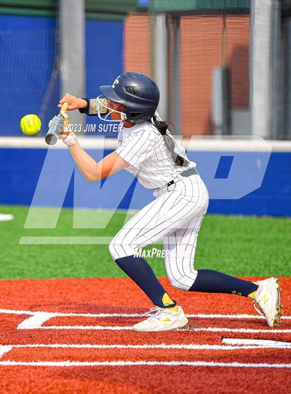 Thumbnail 1 in Lake Creek vs Pflugerville (UIL 5A Reg III Quarterfinal) photogallery.