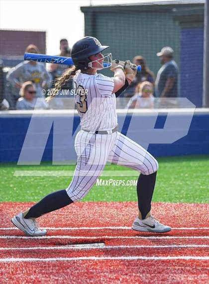 Thumbnail 1 in Lake Creek vs Pflugerville (UIL 5A Reg III Quarterfinal) photogallery.