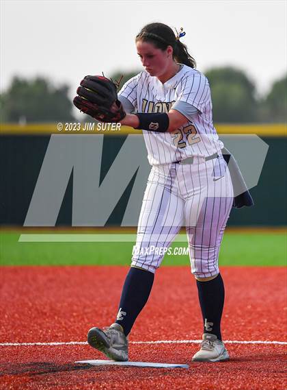 Thumbnail 1 in Lake Creek vs Pflugerville (UIL 5A Reg III Quarterfinal) photogallery.