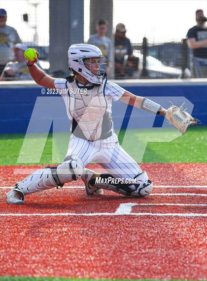 Thumbnail 1 in Lake Creek vs Pflugerville (UIL 5A Reg III Quarterfinal) photogallery.